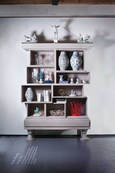 Maxim Velcovsky: Kabinet pribehu, 2010, Krehky
