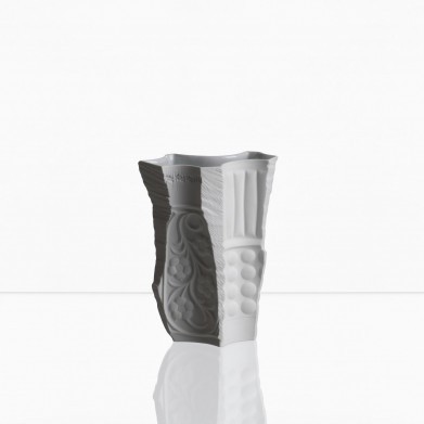 Maxim Velčovský: Váza váz (small verison), 2008, Křehký Maxim Velčovský: Váza váz (small verison), 2008, Křehký